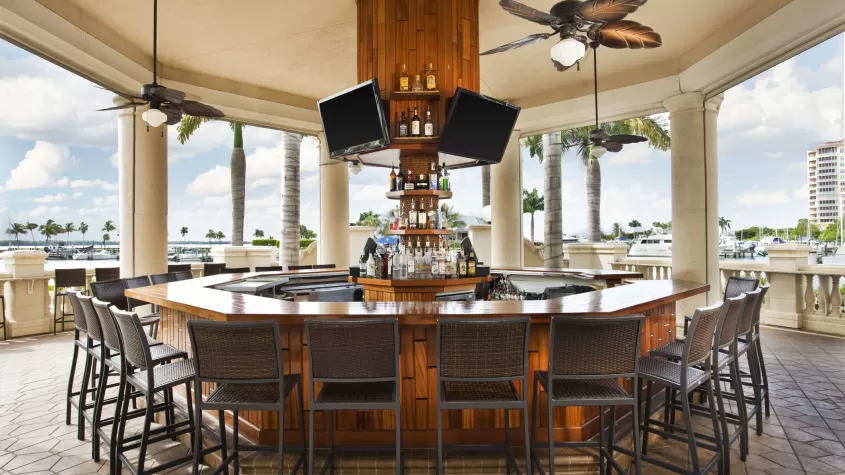Nauti Mermaid Bar